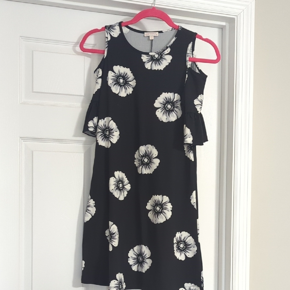 Girls Size 14 Black and White Floral Dress